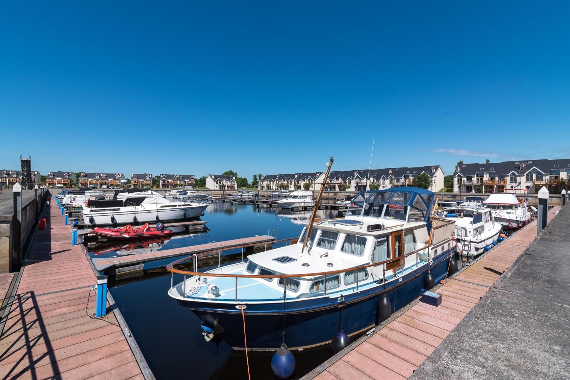 Shannonside - Stylish 5 Bed Marina Home & 40Ft Mooring Termonbarry Dış mekan fotoğraf